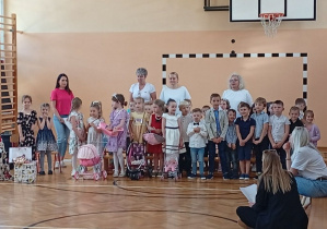 Dzieci z przedszkola podczas wystąpienia
